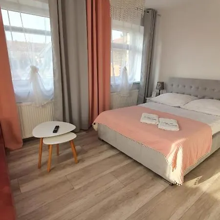 Parkowy Ξενοδοχείο με διαμερίσματα 3*