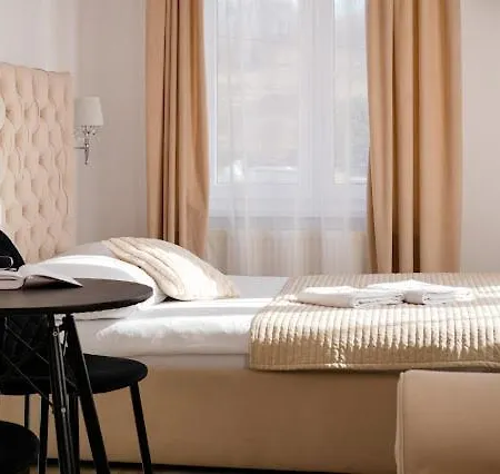 Parkowy شقة فندقية 3*
